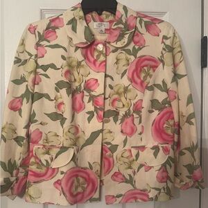 Floral blazer in great condition